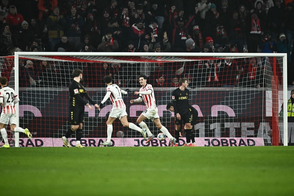 Nach-Eigentor-Matanovic-f-hrt-Freiburg-zum-Sieg-gegen-K-ln