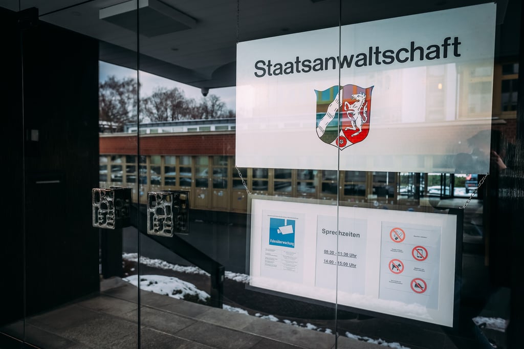 Paderborn: Ärztin soll eigenes Kind mehrfach betäubt haben