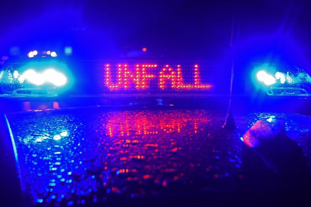 Rasantes-Fahrman-ver-mit-geklautem-Auto-durch-Rettungsgasse