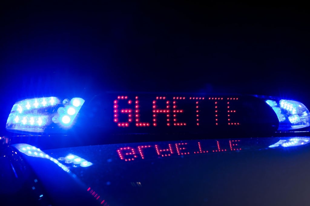 Schneegl-tte-Karambolage-auf-A2-Buskollision-bei-Siegen