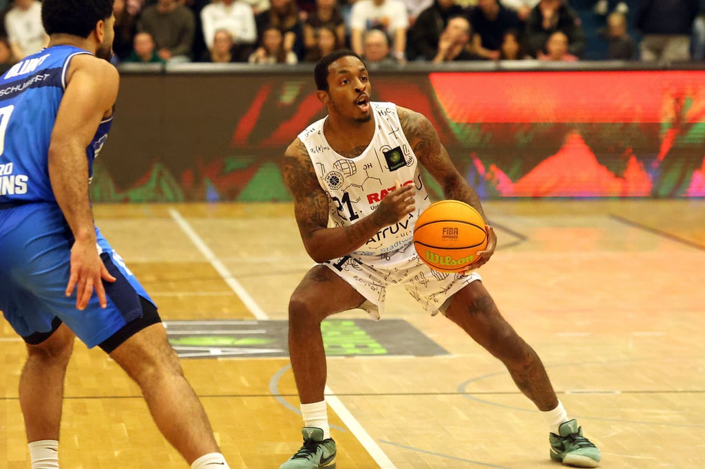 -Nicht-mehr-unendlich-viel-Zeit-Baskets-m-ssen-anfangen-zu-punkten