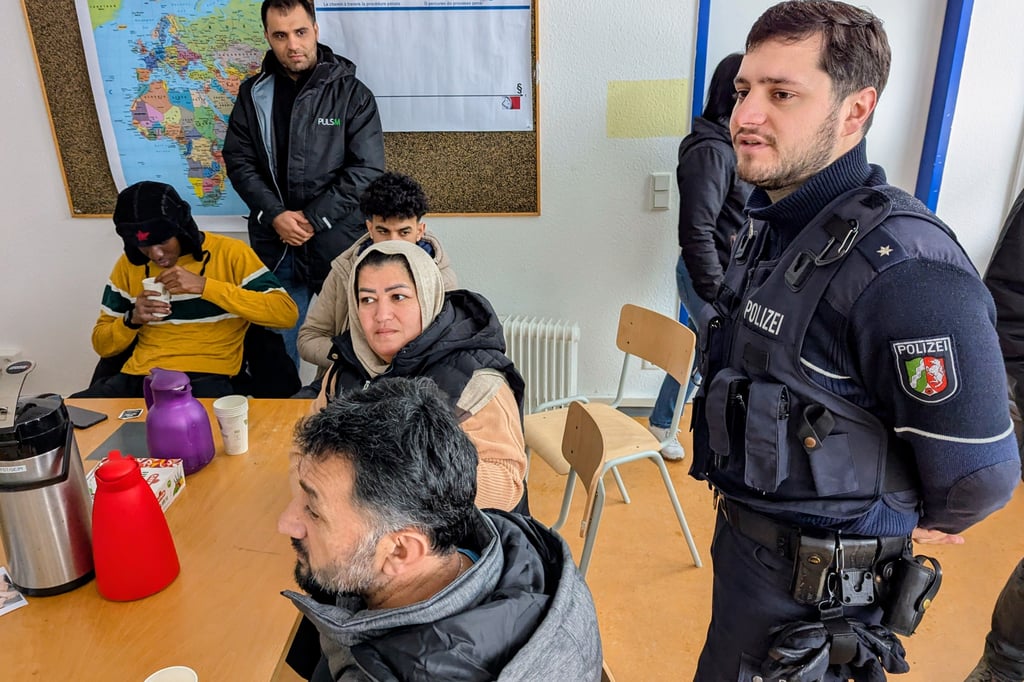 Keine Angst vor der Polizei: Geflüchtete lernen den Rechtsstaat kennen