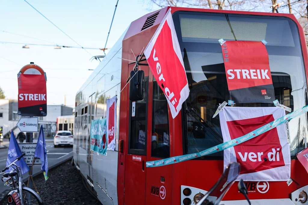 Verdi-ruft-zu-Warnstreiks-im-Nahverkehr-am-Montag-auf
