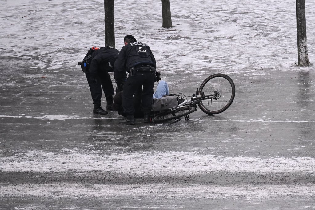Amtliche Warnung vor „markanter Glätte“ am Dienstag
