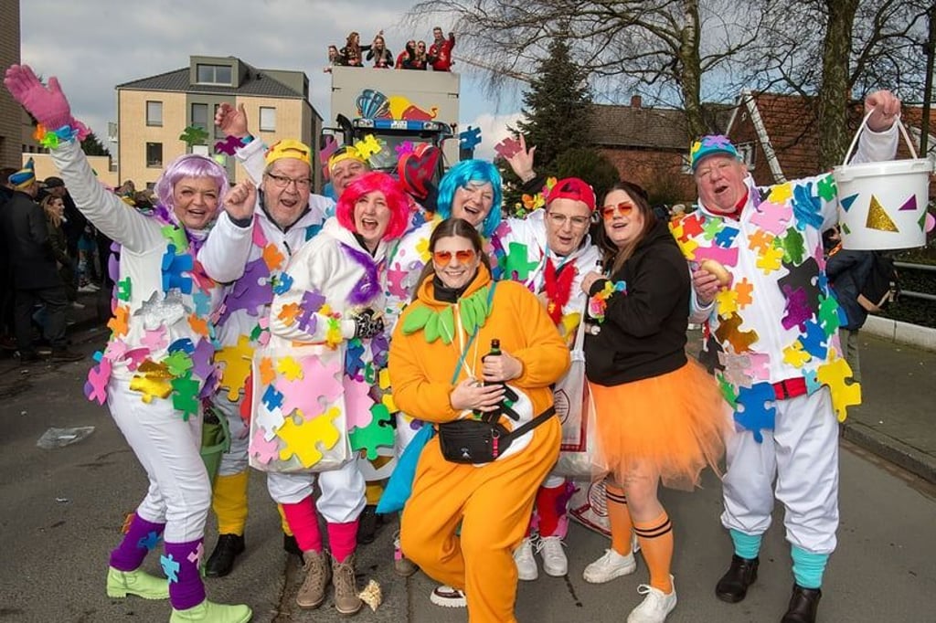 Die-Narren-sind-los-Karnevalsumzug-in-Sprakel-startet-um-13-11-Uhr