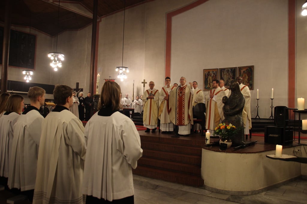 Hoffnungsvolle-Worte-beim-Abschied-der-Marienkirche