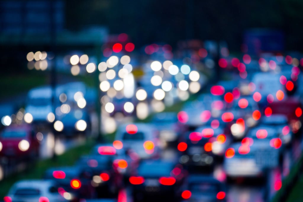 ADAC-Autofahrer-stehen-am-Warnstreiktag-l-nger-im-Stau