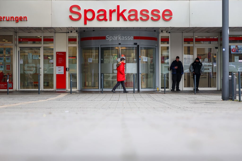 Sparkasse-Gelsenkirchen-nach-Millionen-Coup-wieder-offen