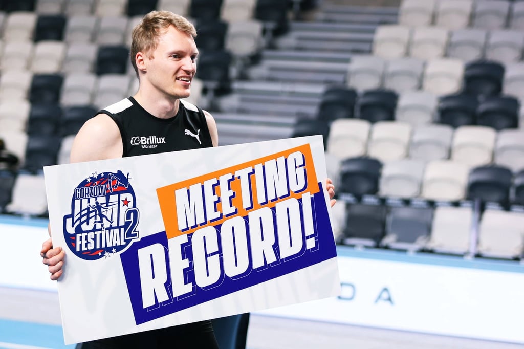 -F-hlt-sich-irreal-an-Brillux-Ass-Herden-knackt-Norm-f-r-Hallen-WM