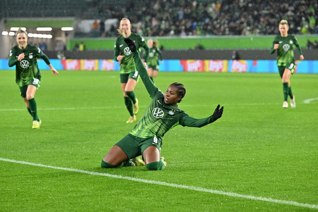 Wolfsburg-verk-rzt-R-ckstand-auf-Bayern-dank-Beerensteyn