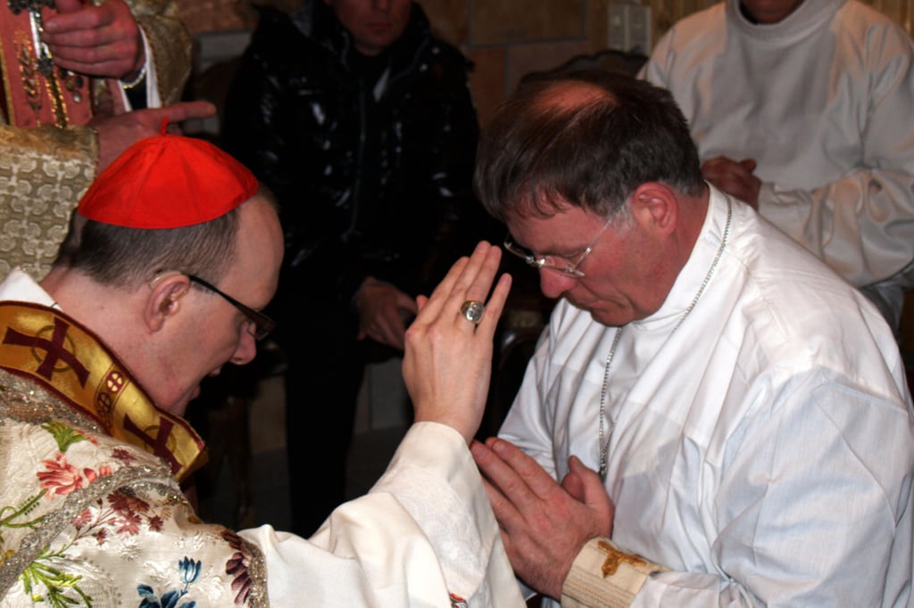 Paderborn: „Falscher Priester“ wegen seiner Kleidung verurteilt