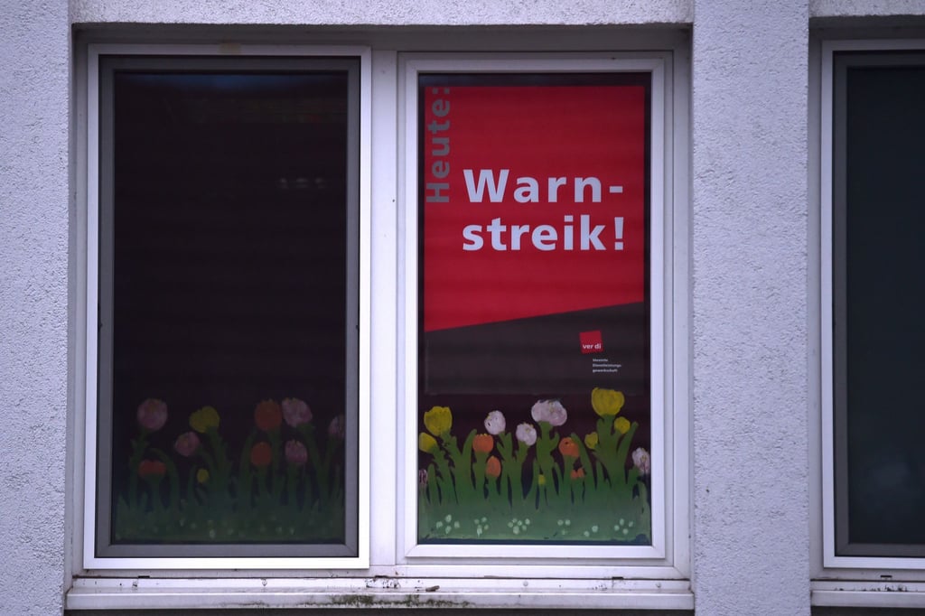 Warnstreiks-an-Awo-Kitas-Schulen-Unikliniken-Hochschulen