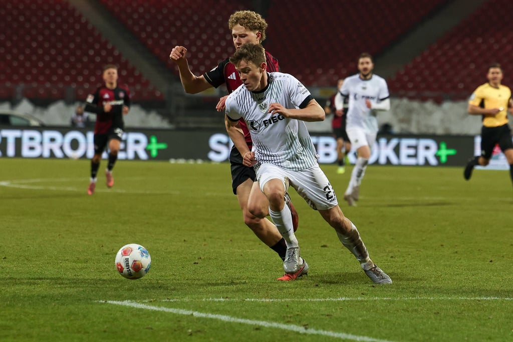 -F-r-beides-gewappnet-Preu-ens-ter-Horst-ber-seine-Doppelrolle