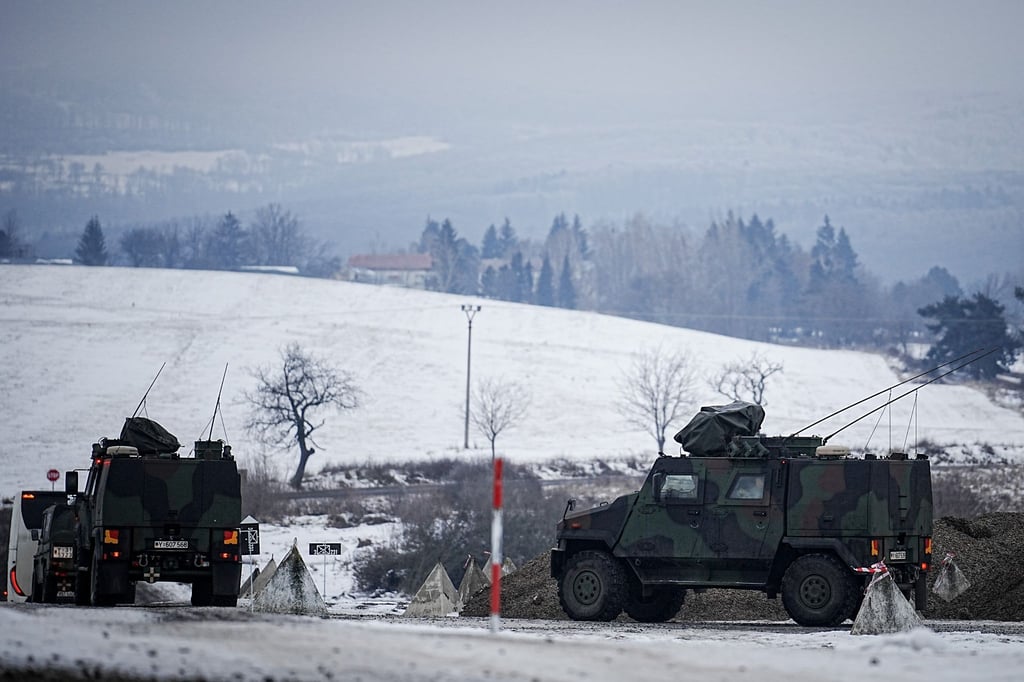 Milit-rkonvoi-durch-mehrere-Bundesl-nder-Abstand-halten