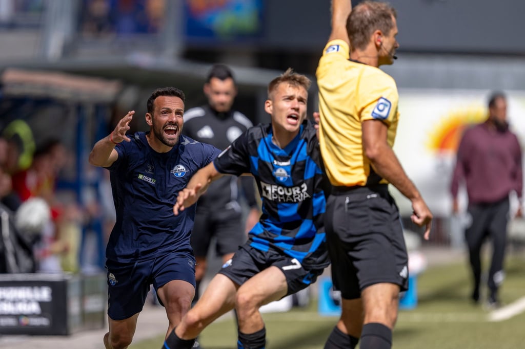 Trainer-gesperrt-Spieler-fehlen-Paderborn-muss-umbauen