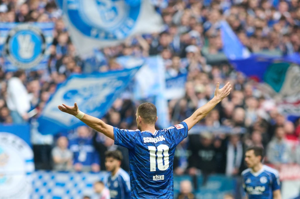 Trotz-Dzeko-Doppelpacks-Schalke-kann-Krise-nicht-beenden