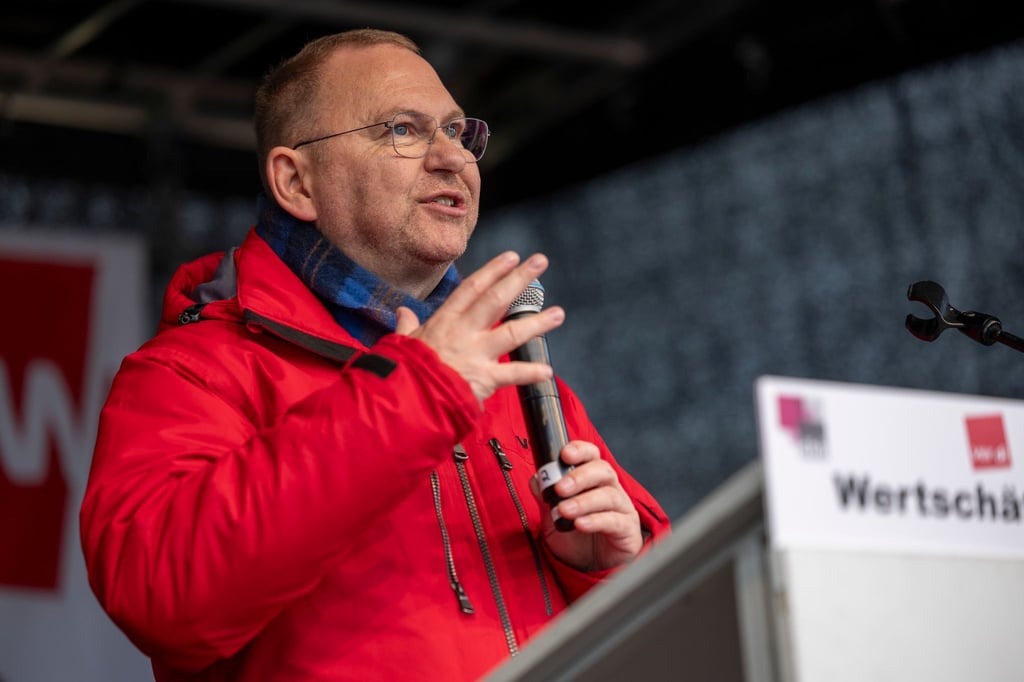 Gewerkschaften-fordern-Arbeitgeberangebot-mit-mehr-Gehalt