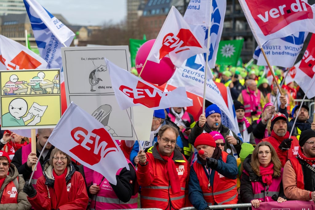 Wann-haben-die-Warnstreiks-an-Schulen-und-Kliniken-ein-Ende-