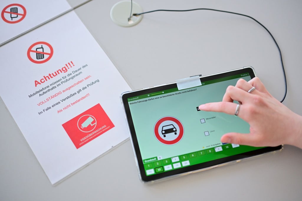 Als-Double-zur-F-hrerscheinpr-fung-31-J-hriger-vor-Gericht