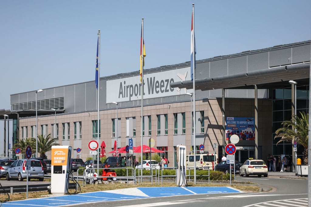 Straft-ter-m-chte-in-Flugzeug-steigen-und-landet-im-Knast