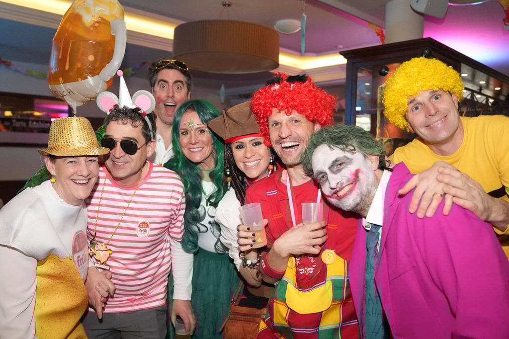 So feierten die Närrinnen und Narren Weiberfastnacht in Münster