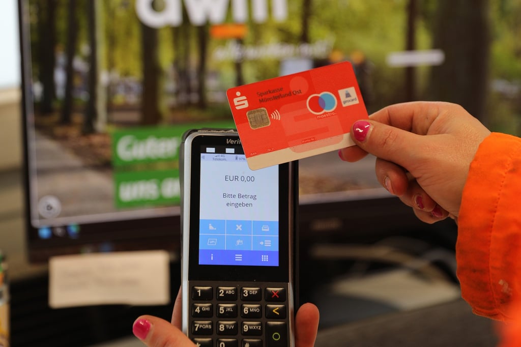 AWM stellen auf bargeldlose Zahlung um