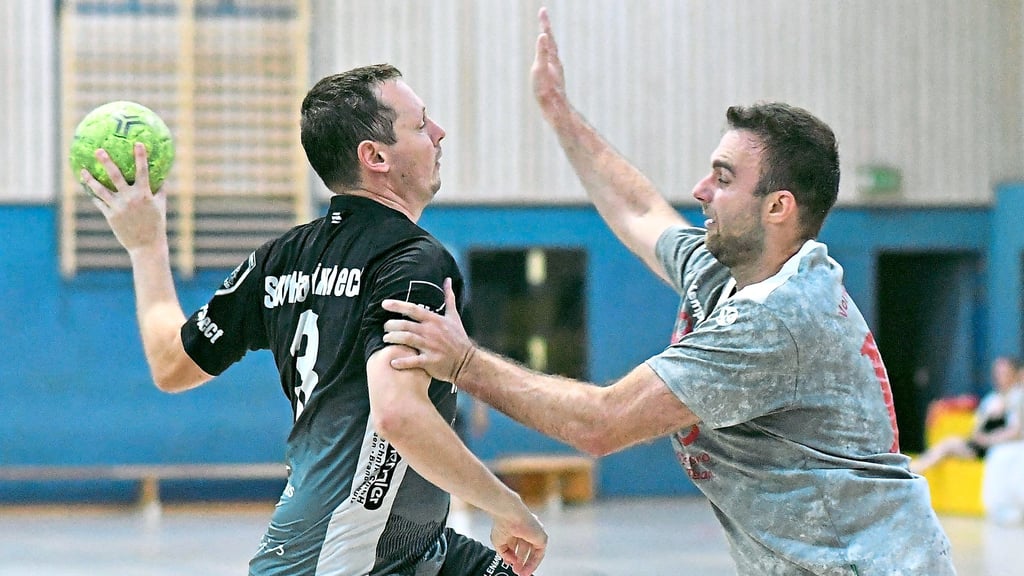 Der überragende Mann beim Hinspielsieg gegen Ibbenbüren: Frederik Leusmann (l.)