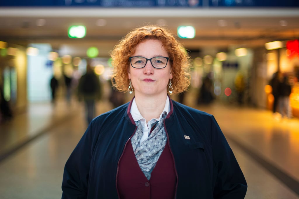 Aggressive Fahrgäste und ein mulmiges Gefühl – der Alltag einer Zugchefin