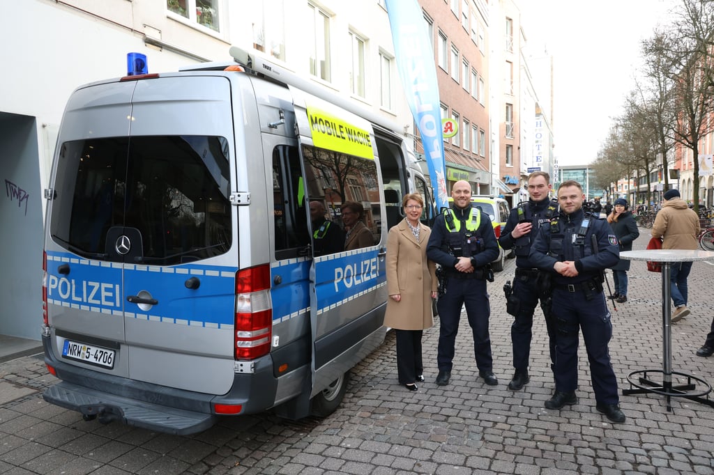 Mobile Polizeiwache soll im Bahnhofsviertel für mehr Sicherheit sorgen