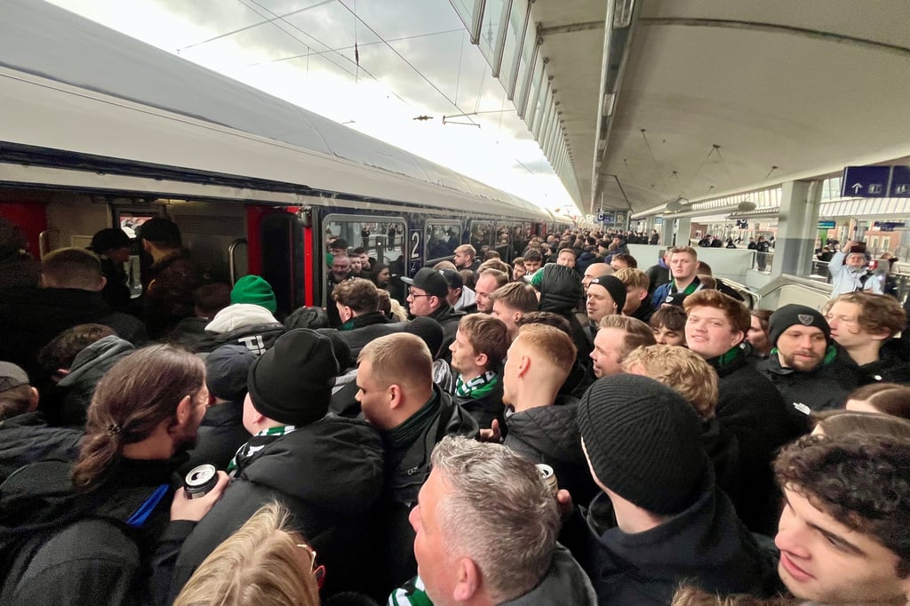 In diesen Fällen fahren Entlastungs- und Sonderzüge extra für Fußballfans