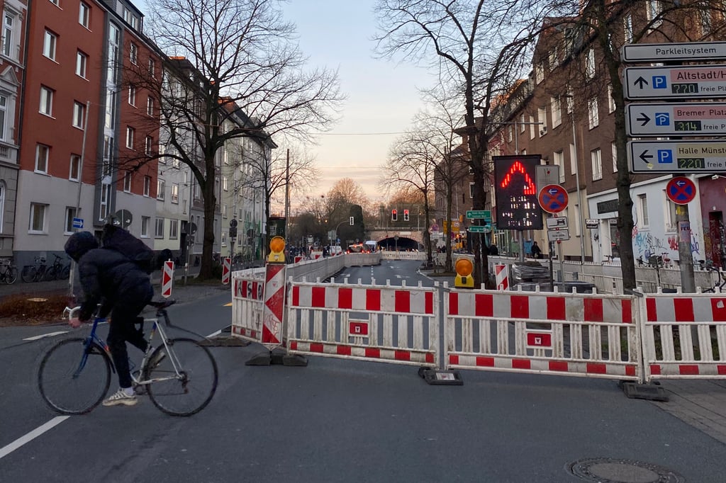 Straßensperrungen rund um den Hansaring:  Verkehrschaos bleibt aus