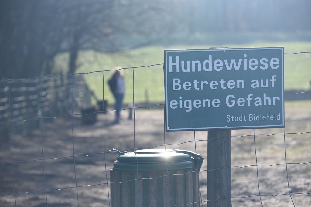 Bielefeld: Frau auf Hundewiese schwer verletzt