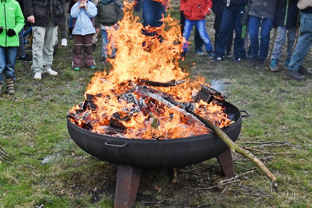 Kämmerer in Bielefeld hält Osterfeuer-Zuschuss zurück