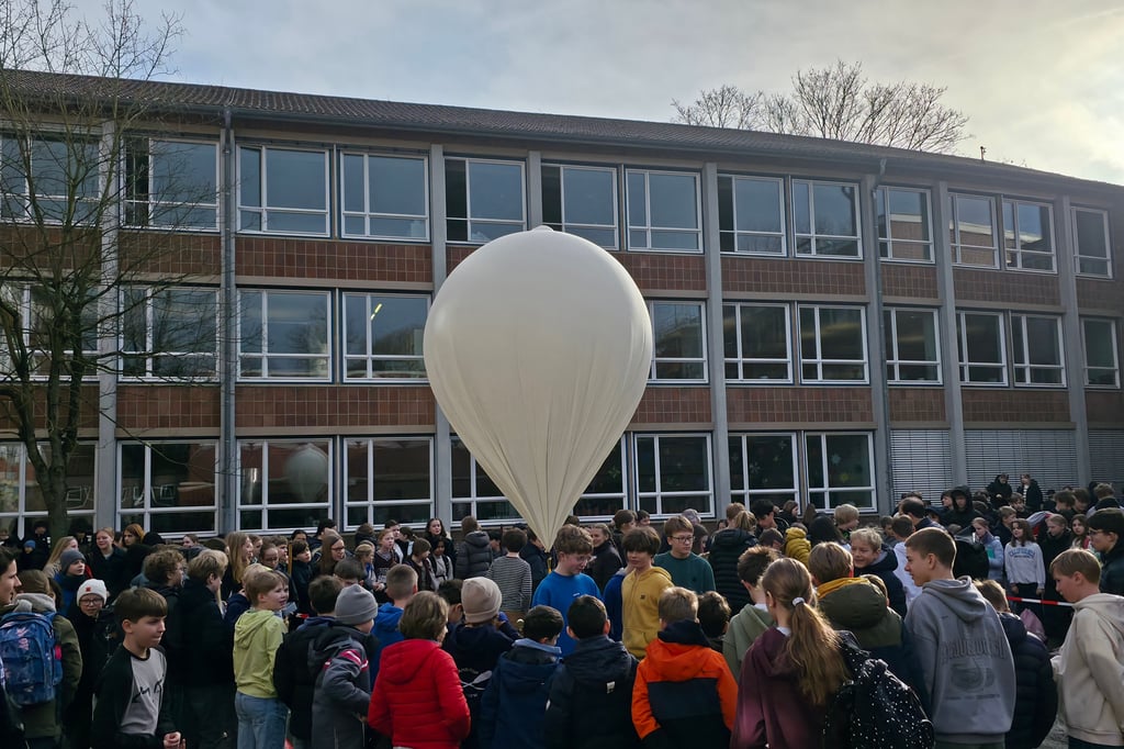 Schüler schicken Heliumballon in die Stratosphäre