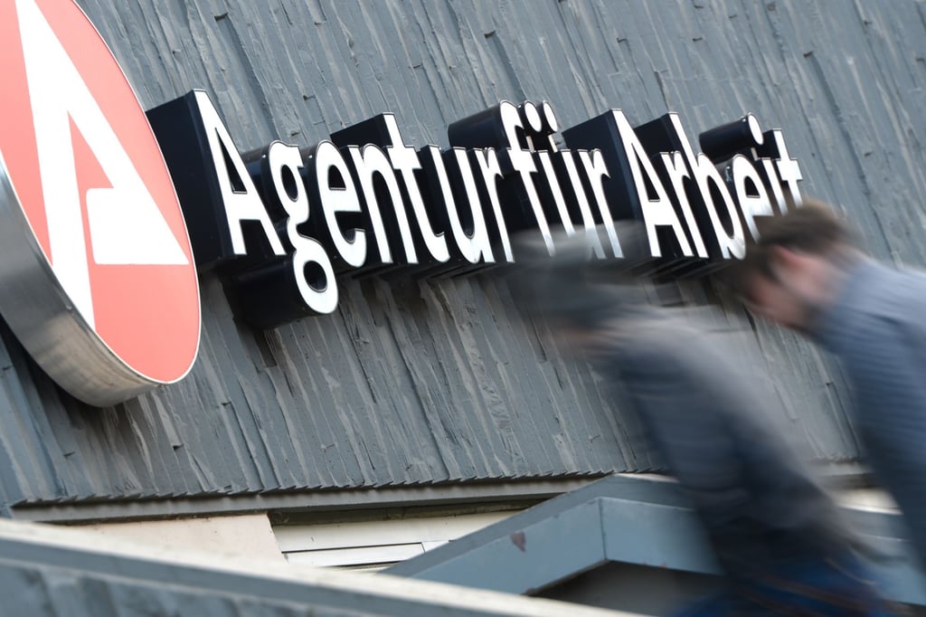 Mehr Stellen, weniger Arbeitslosigkeit